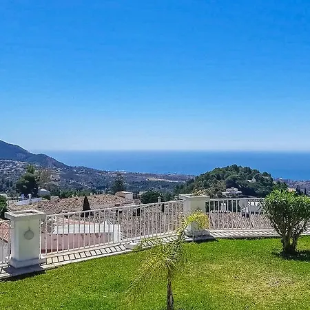 Ana Maria Villa