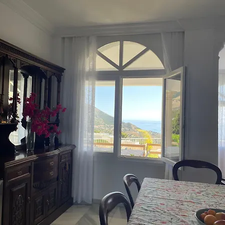 Ana Maria Villa
